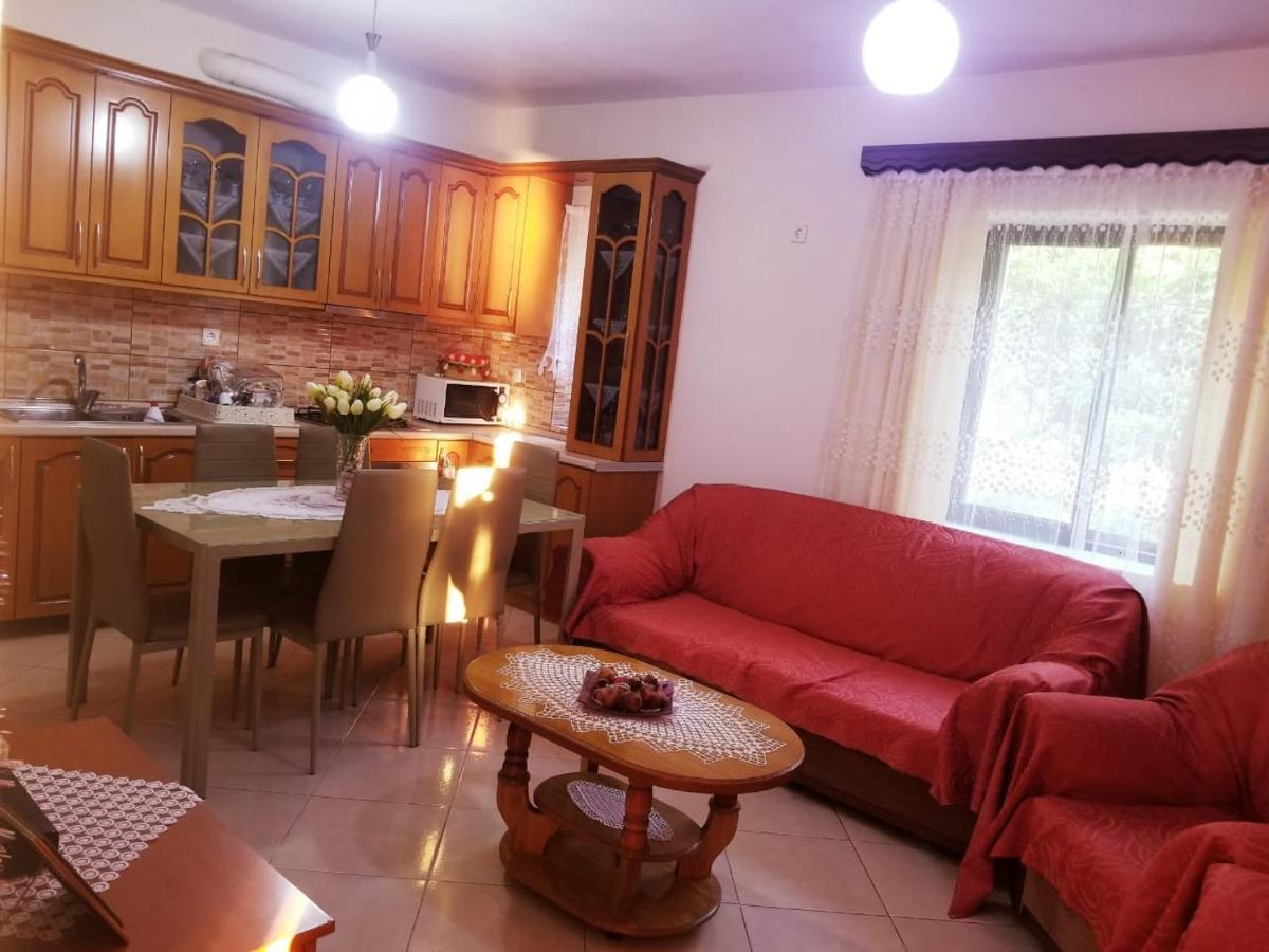 Eva's House